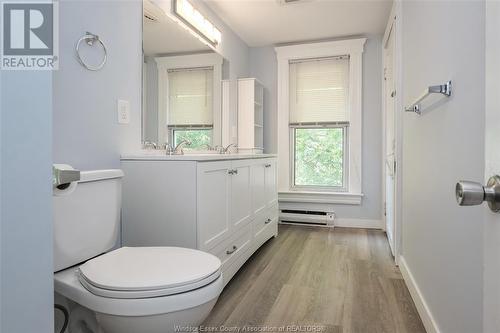 856 Marion Avenue, Windsor, ON - Indoor Photo Showing Bathroom