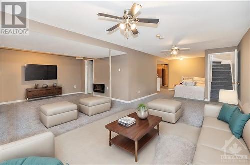 102 Barclay Street, Carleton Place, ON - Indoor Photo Showing Living Room