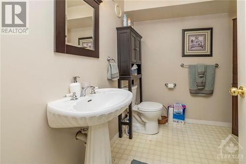 102 Barclay Street, Carleton Place, ON - Indoor Photo Showing Bathroom