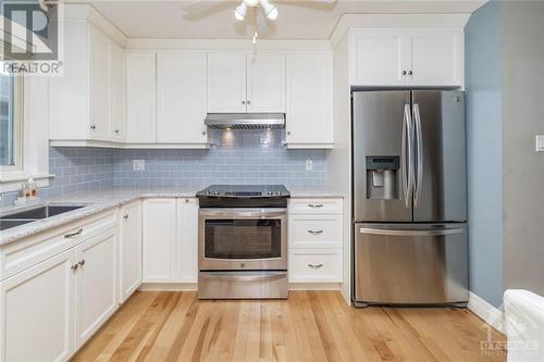 102 Barclay Street, Carleton Place, ON - Indoor Photo Showing Kitchen With Double Sink With Upgraded Kitchen