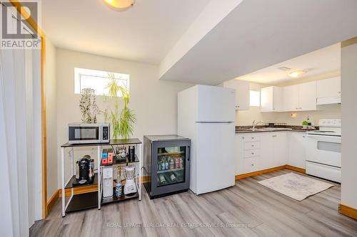 54 Gretna Drive, Brampton, ON - Indoor Photo Showing Kitchen