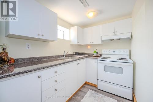 54 Gretna Drive, Brampton (Northwood Park), ON - Indoor Photo Showing Kitchen