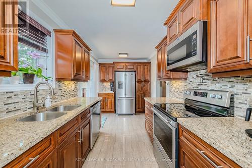 54 Gretna Drive, Brampton (Northwood Park), ON - Indoor Photo Showing Kitchen With Double Sink