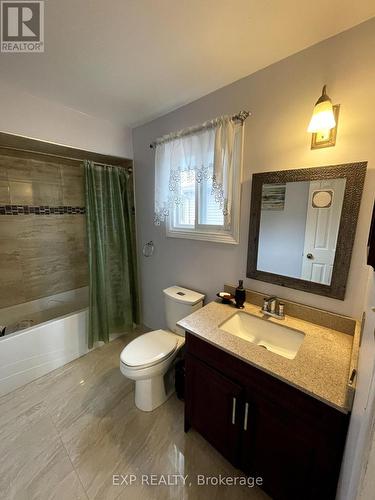 1648 Pepperwood Gate, Pickering, ON - Indoor Photo Showing Bathroom