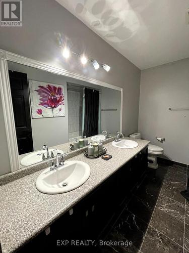 1648 Pepperwood Gate, Pickering, ON - Indoor Photo Showing Bathroom