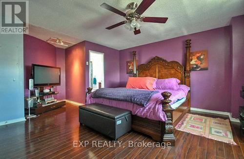 1648 Pepperwood Gate, Pickering, ON - Indoor Photo Showing Bedroom