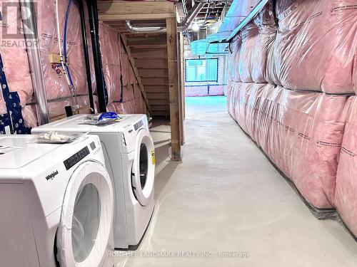 1025 Pisces Trail, Pickering, ON - Indoor Photo Showing Laundry Room