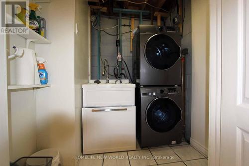 141 Sherwood Forest Drive, Markham (Bullock), ON - Indoor Photo Showing Laundry Room