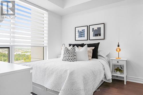 1702 - 9075 Jane Street W, Vaughan, ON - Indoor Photo Showing Bedroom