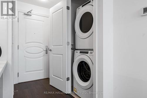 1702 - 9075 Jane Street W, Vaughan, ON - Indoor Photo Showing Laundry Room