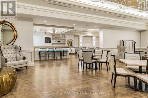 1702 - 9075 Jane Street W, Vaughan, ON - Indoor Photo Showing Dining Room