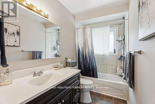 380 Penn Avenue, Newmarket (Bristol-London), ON - Indoor Photo Showing Bathroom