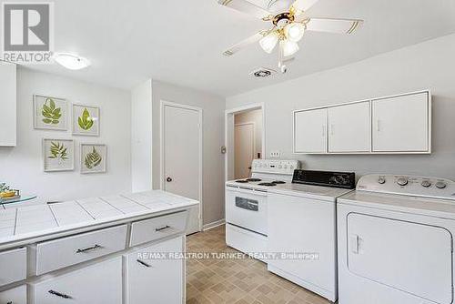 380 Penn Avenue, Newmarket (Bristol-London), ON - Indoor Photo Showing Laundry Room