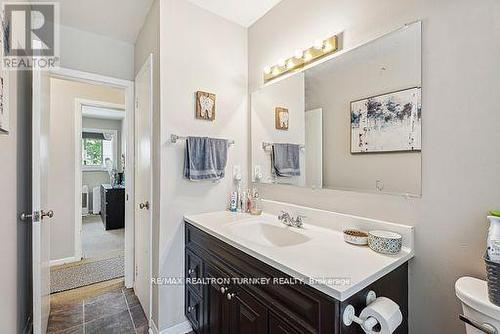 380 Penn Avenue, Newmarket (Bristol-London), ON - Indoor Photo Showing Bathroom