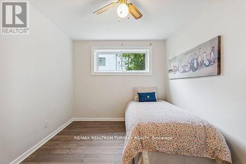 380 Penn Avenue, Newmarket (Bristol-London), ON - Indoor Photo Showing Bedroom