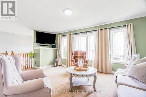 231 Atkinson Street, Clearview (Stayner), ON - Indoor Photo Showing Living Room