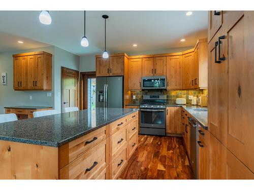 810 White Tail Drive, Rossland, BC - Indoor Photo Showing Kitchen With Upgraded Kitchen