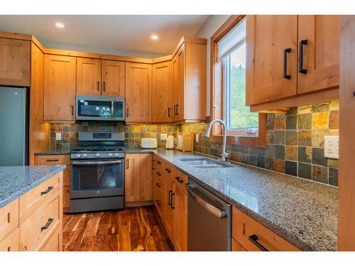 810 White Tail Drive, Rossland, BC - Indoor Photo Showing Kitchen With Double Sink