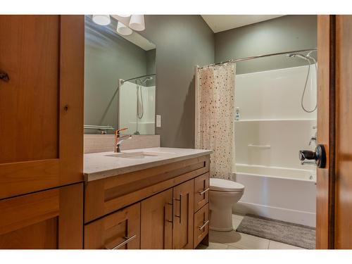 810 White Tail Drive, Rossland, BC - Indoor Photo Showing Bathroom