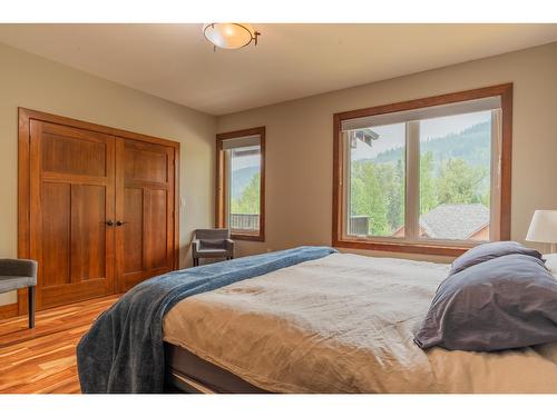 810 White Tail Drive, Rossland, BC - Indoor Photo Showing Bedroom