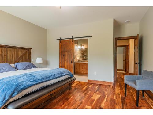 810 White Tail Drive, Rossland, BC - Indoor Photo Showing Bedroom