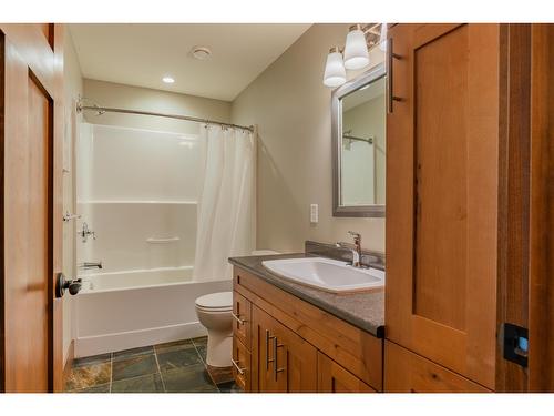 810 White Tail Drive, Rossland, BC - Indoor Photo Showing Bathroom