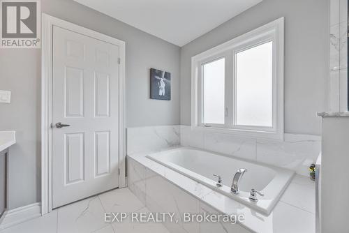 18 Prairie Creek Crescent, Brampton (Bram West), ON - Indoor Photo Showing Bathroom