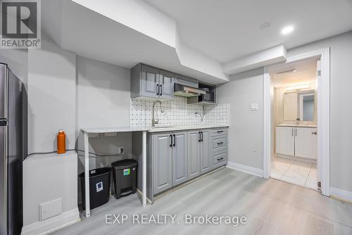 18 Prairie Creek Crescent, Brampton (Bram West), ON - Indoor Photo Showing Kitchen