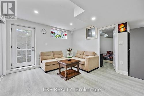 18 Prairie Creek Crescent, Brampton (Bram West), ON - Indoor Photo Showing Living Room