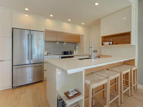 611-989 Johnson St, Victoria, BC - Indoor Photo Showing Kitchen