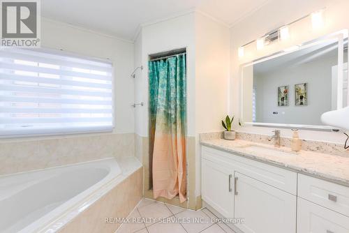 47 Lauraglen Crescent, Brampton (Fletcher'S Creek South), ON - Indoor Photo Showing Bathroom