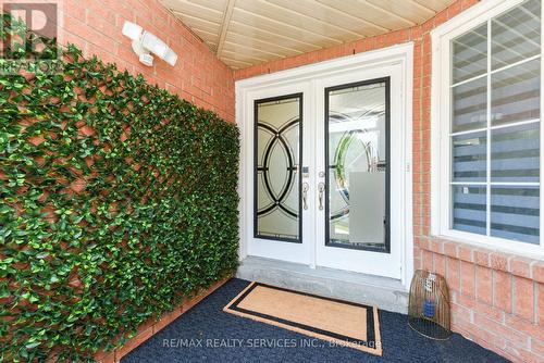 47 Lauraglen Crescent, Brampton (Fletcher'S Creek South), ON - Outdoor