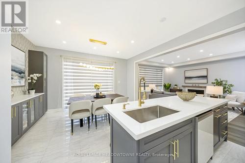 475 Violet Gate, Milton, ON - Indoor Photo Showing Kitchen