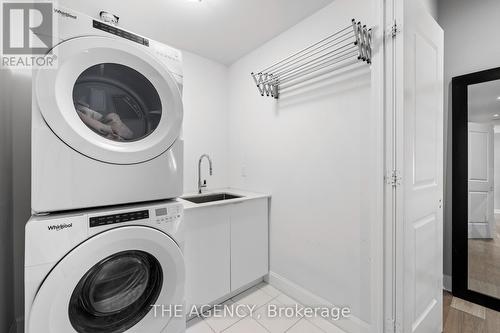 Uph4103 - 33 Shore Breeze Drive, Toronto (Mimico), ON - Indoor Photo Showing Laundry Room