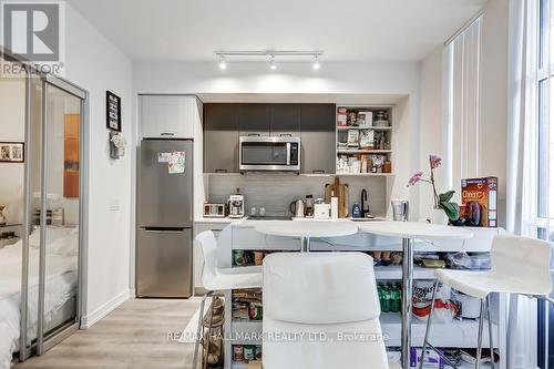 114 - 2300 St Clair Avenue W, Toronto (Junction Area), ON - Indoor Photo Showing Kitchen With Upgraded Kitchen