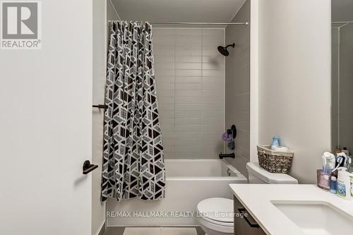 114 - 2300 St Clair Avenue W, Toronto (Junction Area), ON - Indoor Photo Showing Bathroom