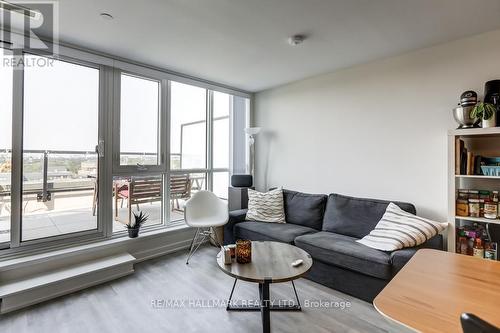 718 - 2300 St Clair Avenue W, Toronto (Junction Area), ON - Indoor Photo Showing Living Room