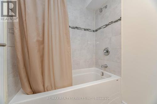 20 Vontress Street, Brampton (Sandringham-Wellington), ON - Indoor Photo Showing Bathroom