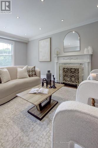 996 Cresthampton Lane, Mississauga, ON - Indoor Photo Showing Living Room With Fireplace