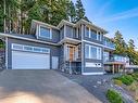 484 Hillview Ave, Ladysmith, BC 