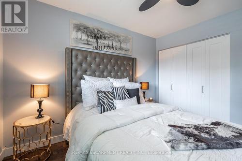 266 Alma Lane, Hamilton, ON - Indoor Photo Showing Bedroom