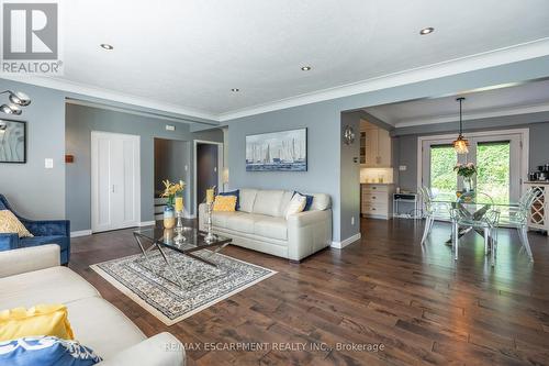 266 Alma Lane, Hamilton, ON - Indoor Photo Showing Living Room