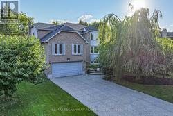 203 BLUEBELL CRESCENT  Hamilton (Ancaster), ON L9K 1B9