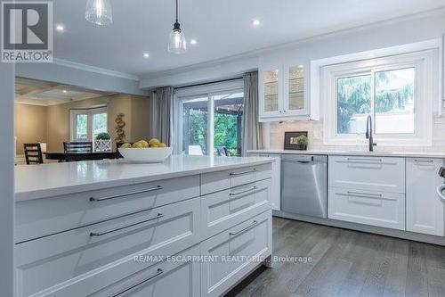 203 Bluebell Crescent, Hamilton (Ancaster), ON - Indoor Photo Showing Kitchen With Upgraded Kitchen