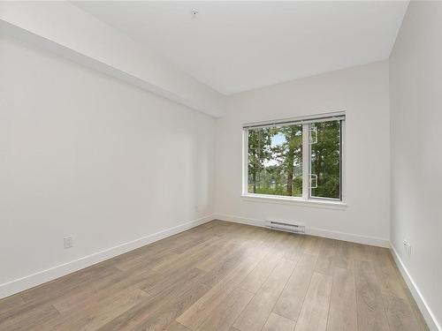 311-290 Wilfert Rd, View Royal, BC - Indoor Photo Showing Other Room