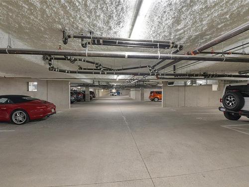 311-290 Wilfert Rd, View Royal, BC - Indoor Photo Showing Garage