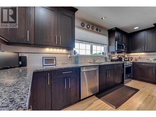 1401 37 Avenue, Vernon, BC - Indoor Photo Showing Kitchen