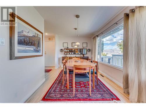 1401 37 Avenue, Vernon, BC - Indoor Photo Showing Dining Room