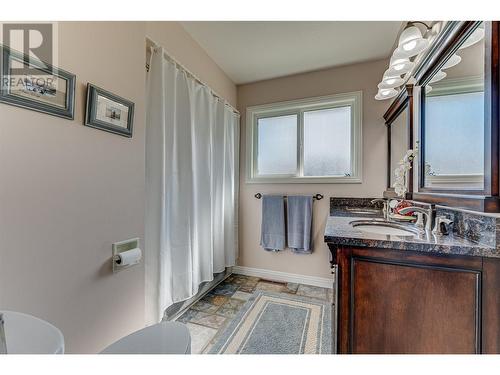 1401 37 Avenue, Vernon, BC - Indoor Photo Showing Bathroom