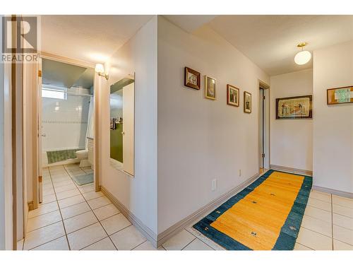 1401 37 Avenue, Vernon, BC - Indoor Photo Showing Other Room